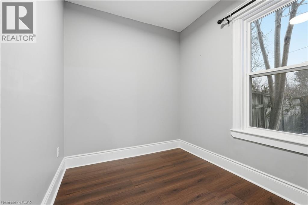 70 Robert Street Property Photo 11