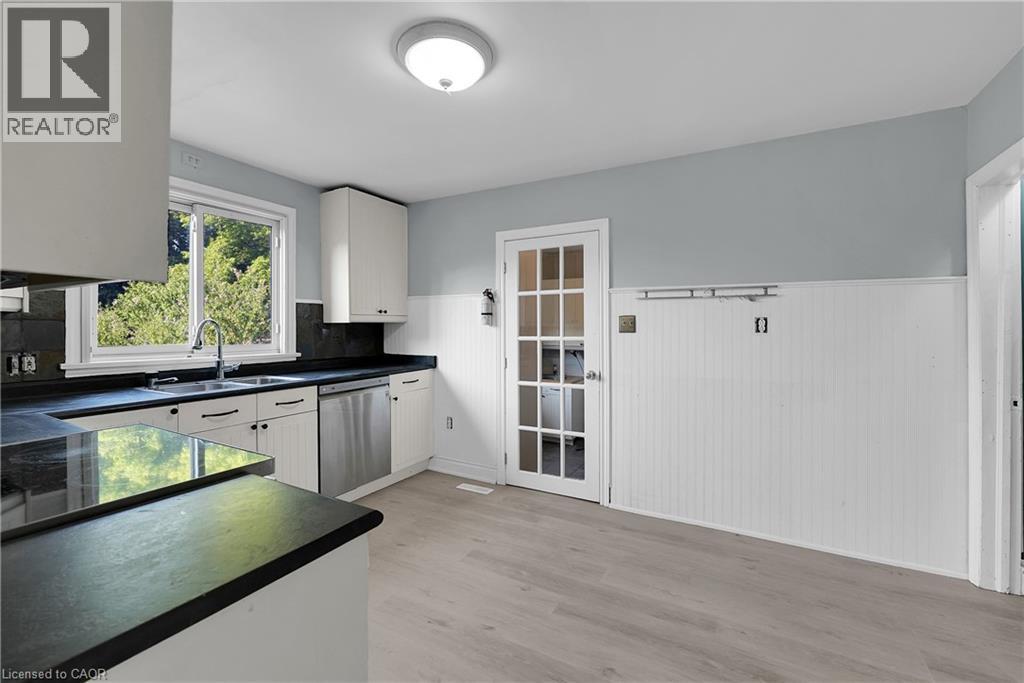 9 Arlington Avenue Property Photo 8