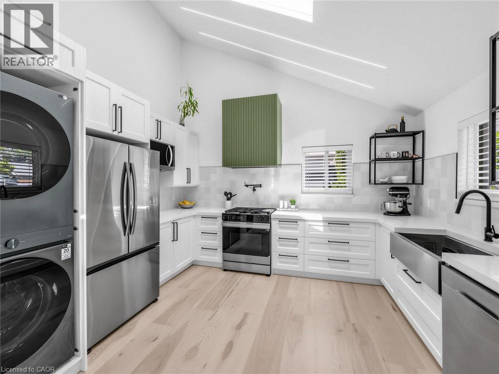 13 SWANHURST Boulevard