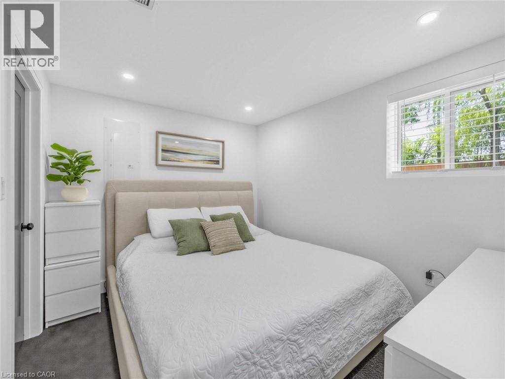 13 Swanhurst Boulevard Property Photo 17