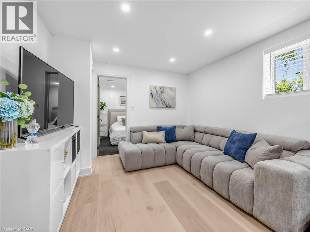13 Swanhurst Boulevard Property Photo 22