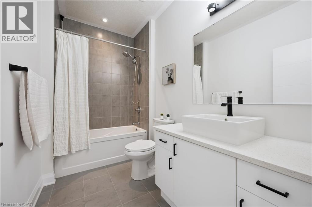 552 Nathalie Crescent Property Photo 34