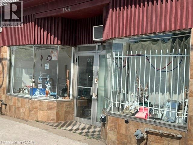 194 Kenilworth Avenue N Property Photo 1