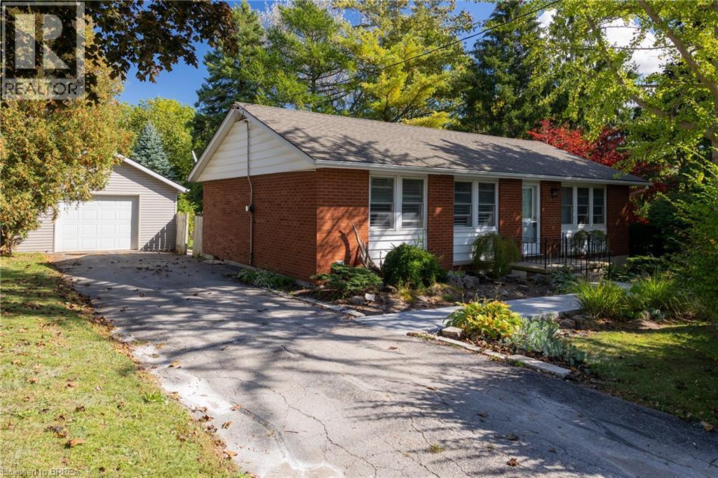 156 Mutual Street N Property Photo 1