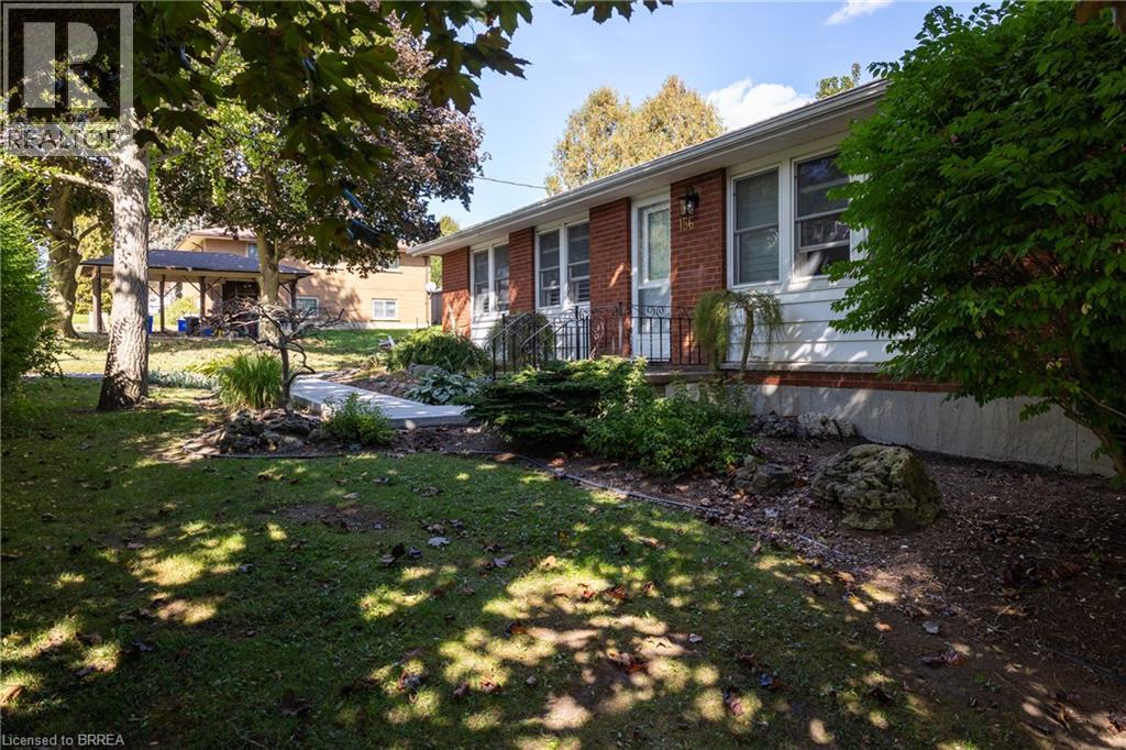 156 Mutual Street N Property Photo 3