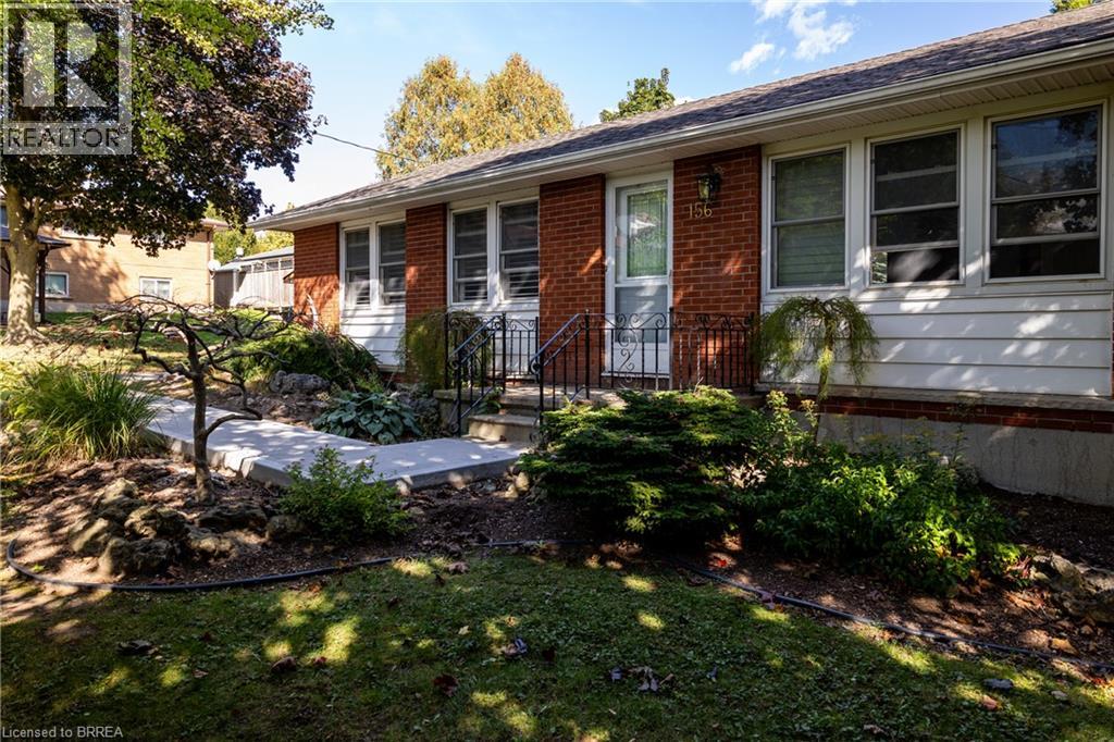 156 Mutual Street N Property Photo 4
