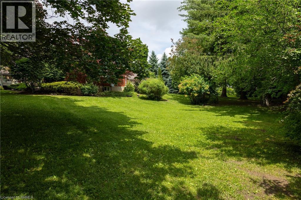 156 Mutual Street N Property Photo 5