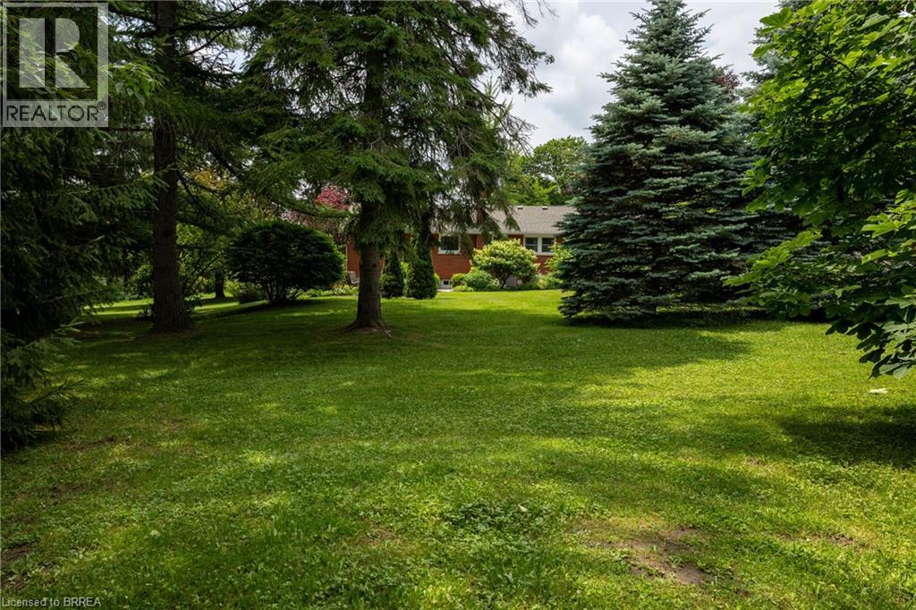 156 Mutual Street N Property Photo 6