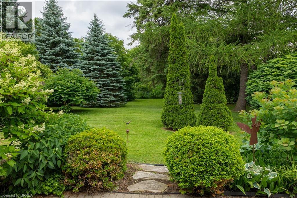156 Mutual Street N Property Photo 10