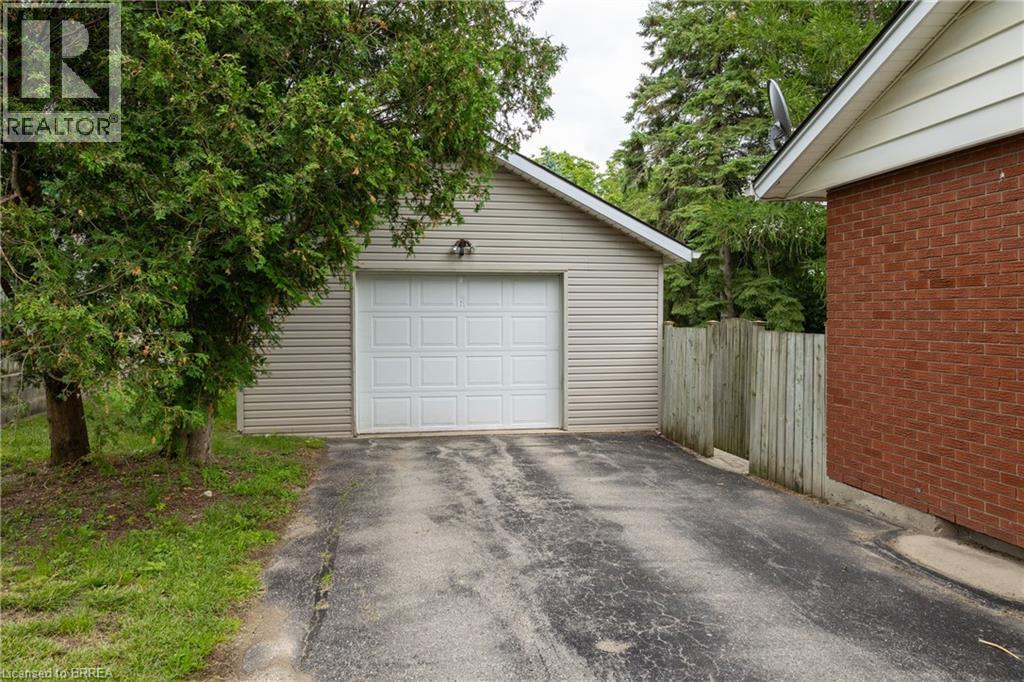 156 Mutual Street N Property Photo 11