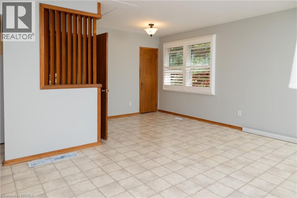 156 Mutual Street N Property Photo 13