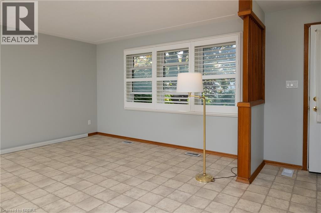 156 Mutual Street N Property Photo 15