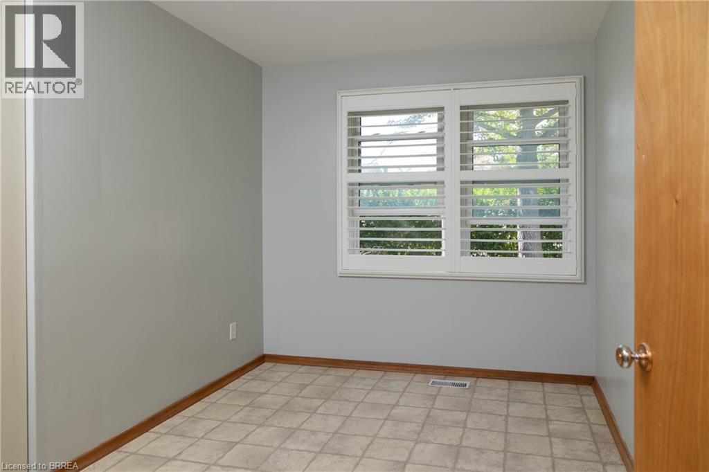 156 Mutual Street N Property Photo 18