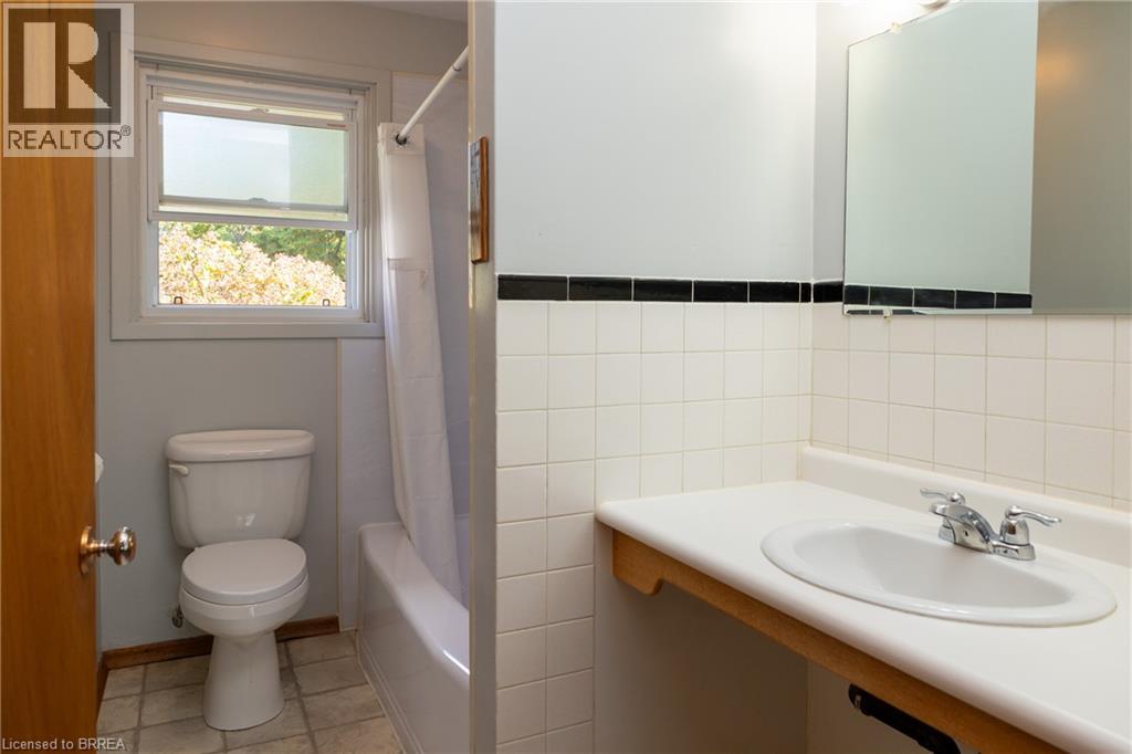 156 Mutual Street N Property Photo 21