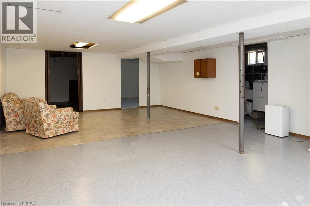 156 Mutual Street N Property Photo 22