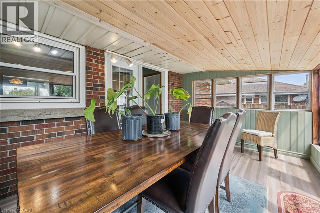 1065 Erie Street Property Photo 10
