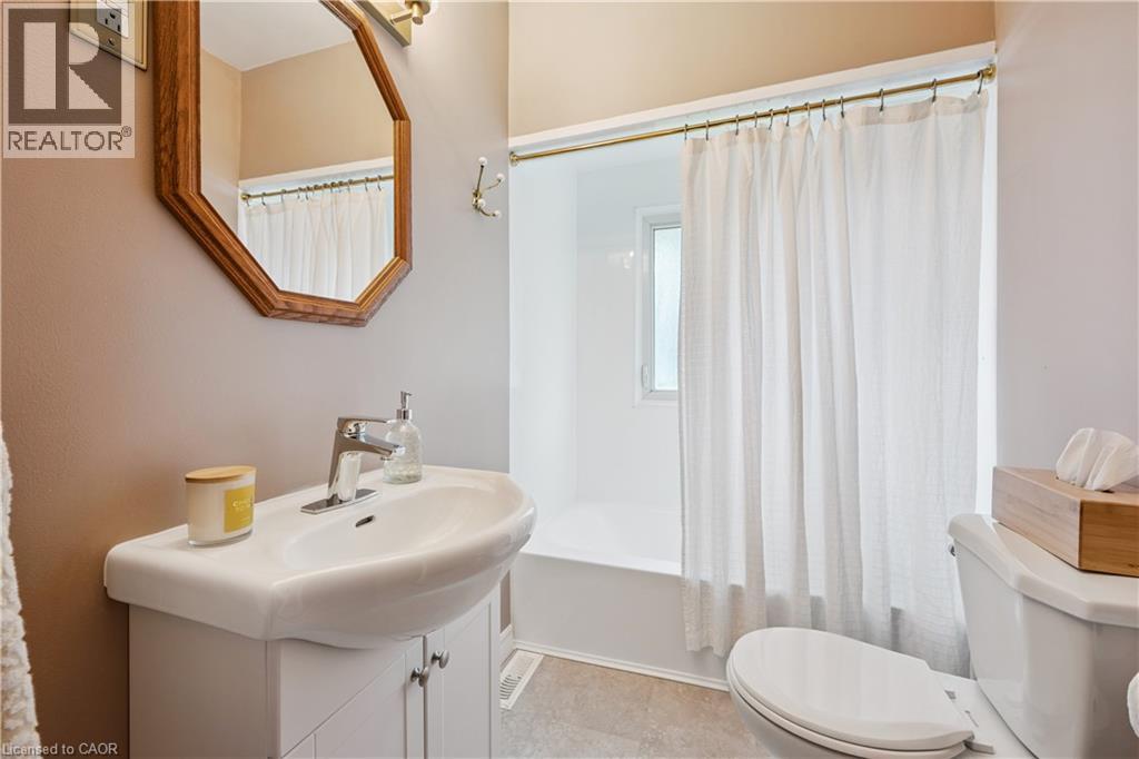 1065 Erie Street Property Photo 14