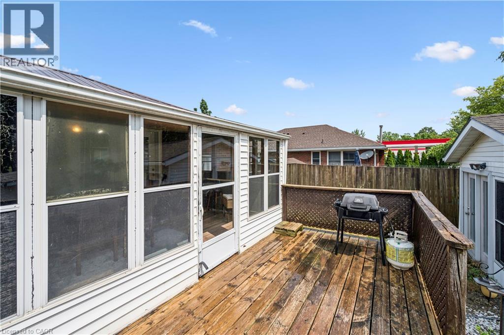 1065 Erie Street Property Photo 21