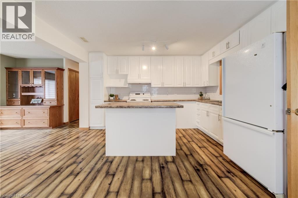 7298 Sideroad 8 W Property Photo 15