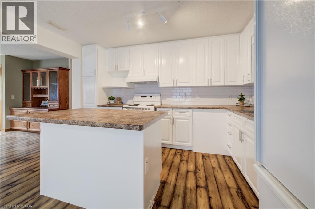 7298 Sideroad 8 W Property Photo 16