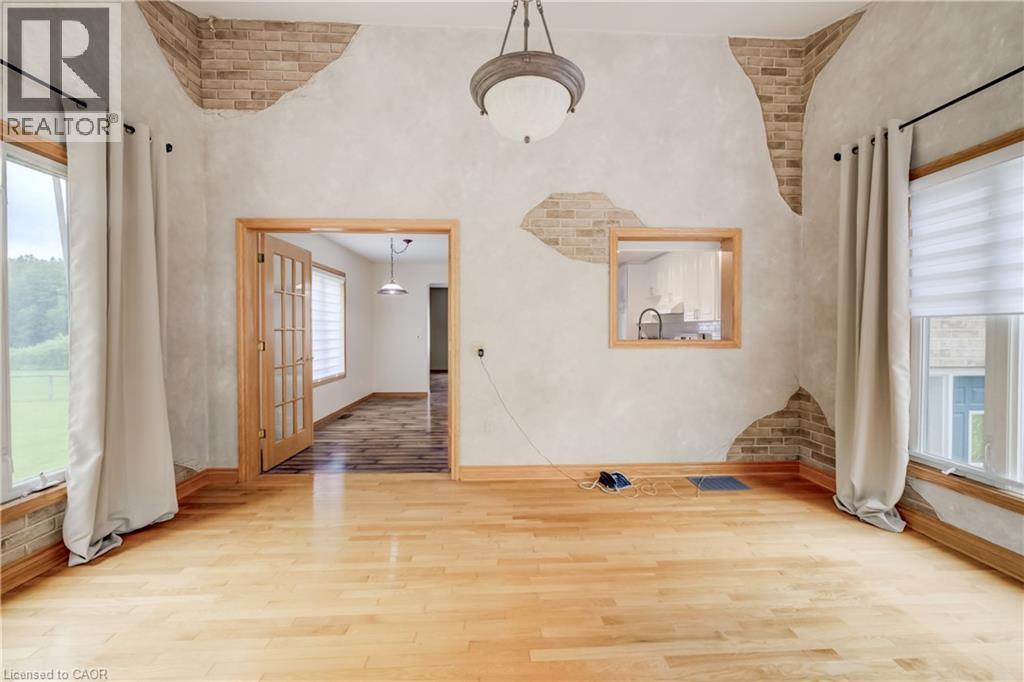 7298 Sideroad 8 W Property Photo 20