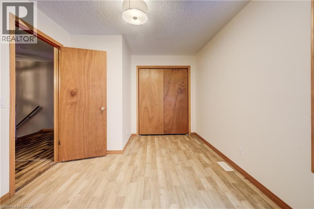 7298 Sideroad 8 W Property Photo 23