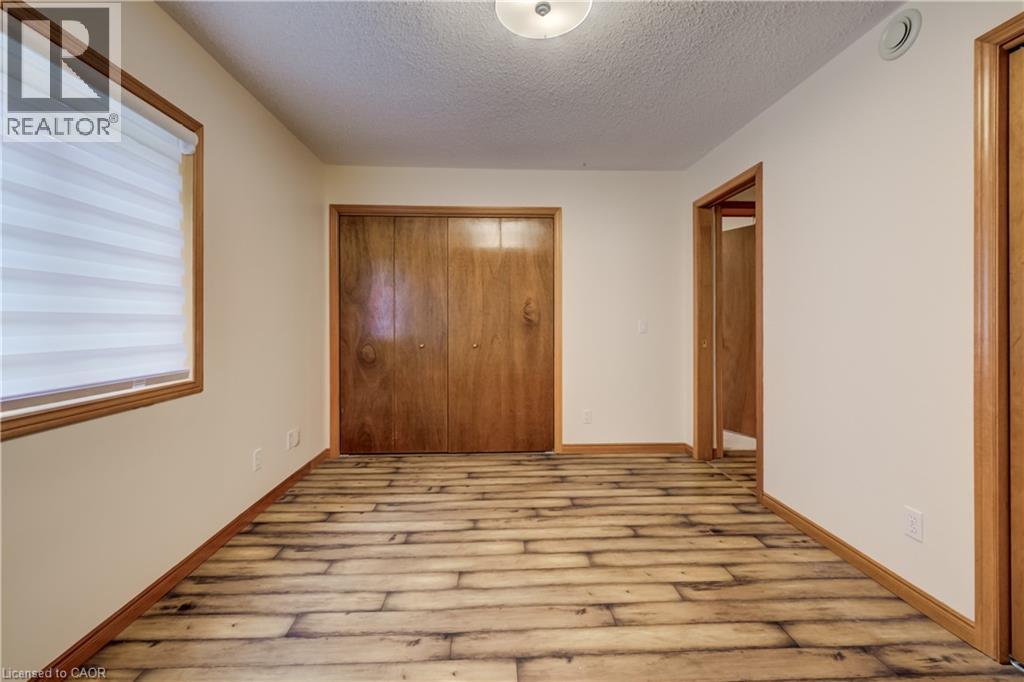 7298 Sideroad 8 W Property Photo 29