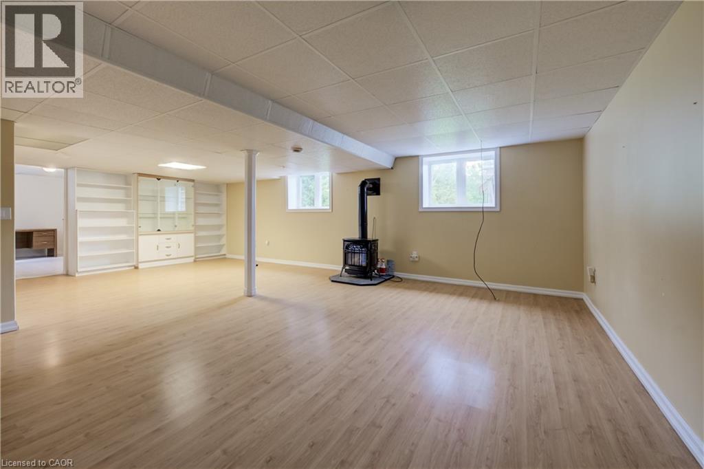 7298 Sideroad 8 W Property Photo 34
