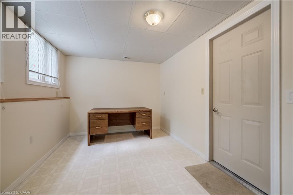 7298 Sideroad 8 W Property Photo 37