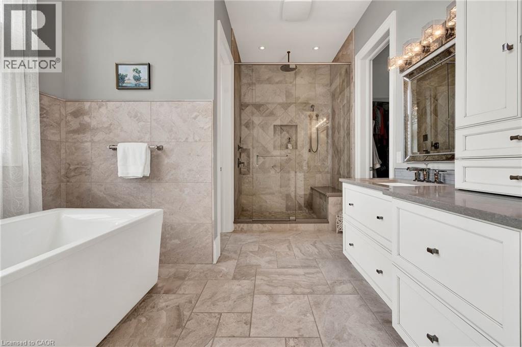 585 Regal Place Property Photo 20