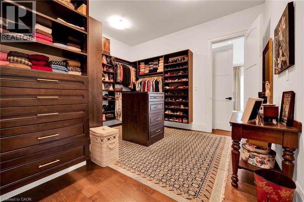 585 Regal Place Property Photo 22