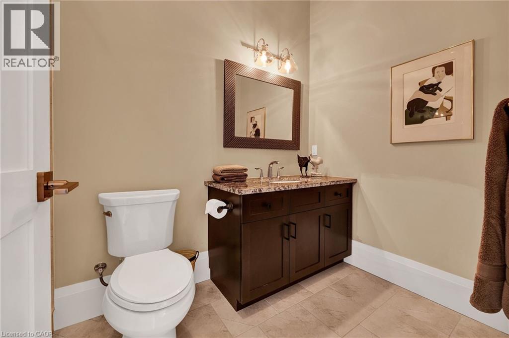 585 Regal Place Property Photo 24
