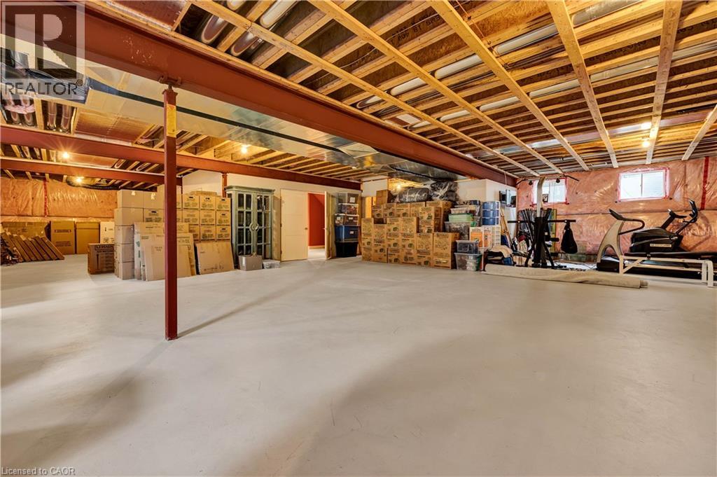 585 Regal Place Property Photo 30