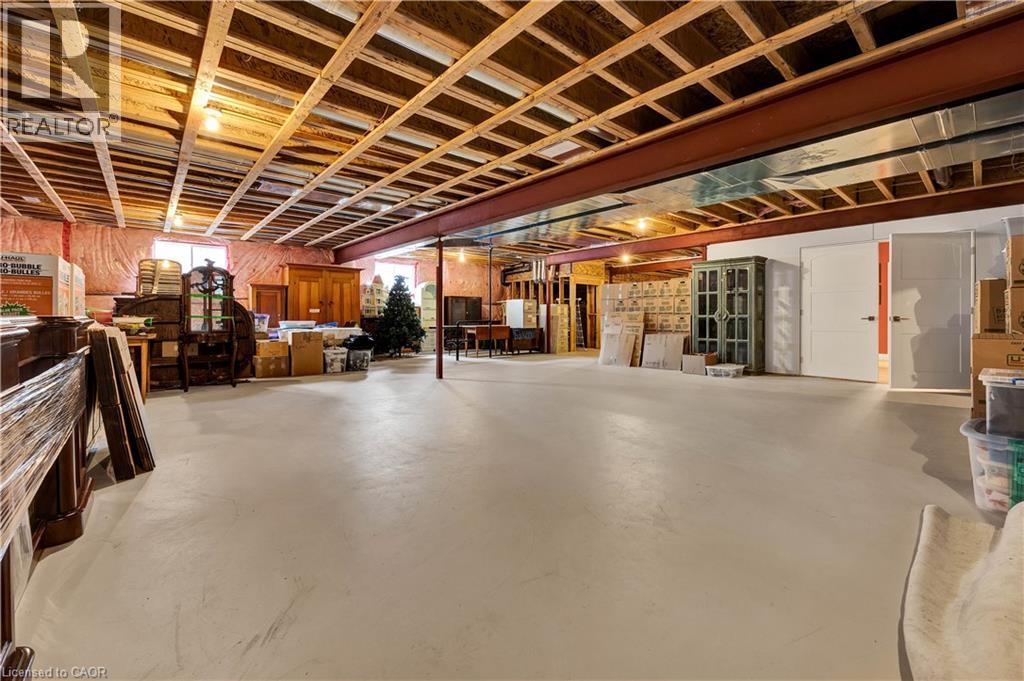 585 Regal Place Property Photo 31