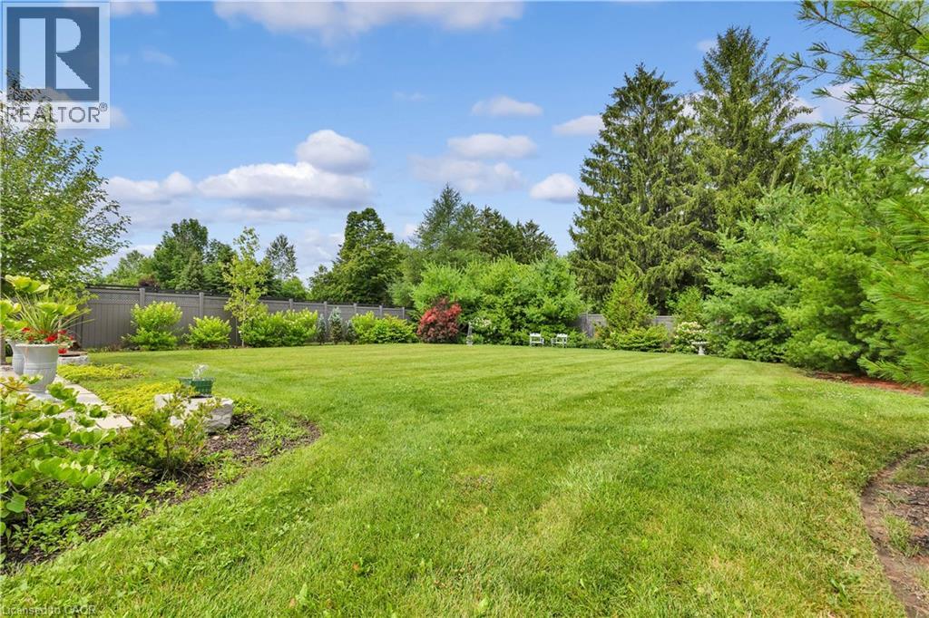 585 Regal Place Property Photo 36