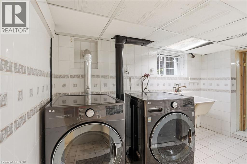 17 Tuxedo Avenue S Property Photo 46