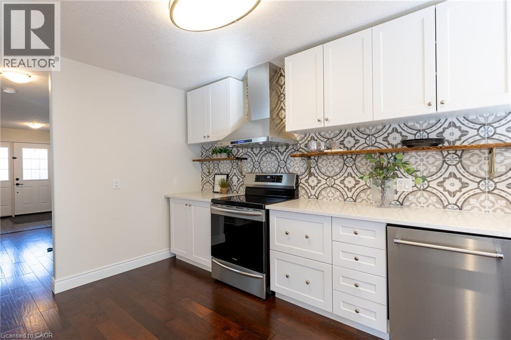 569 Violet Street Property Photo 4