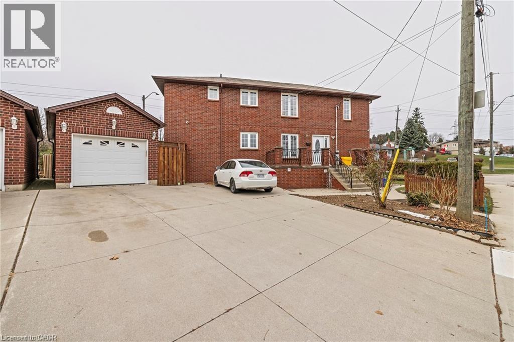 107 HORNING Drive Unit# UPPER Property Photo 1