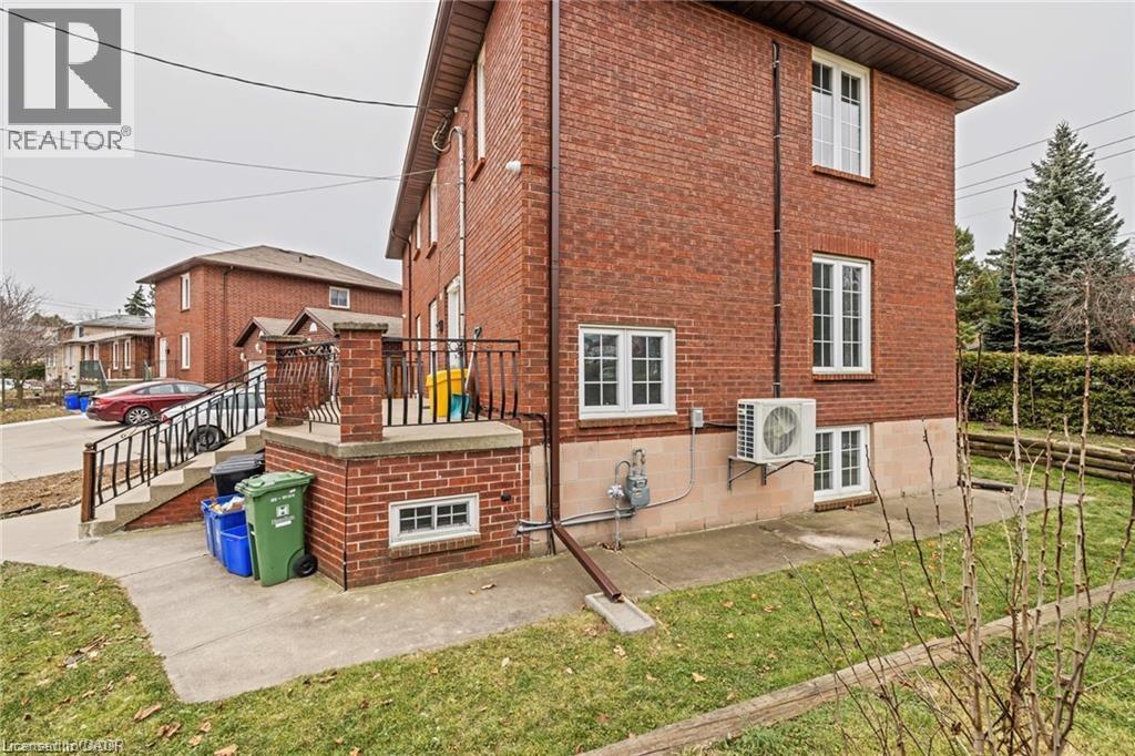 107 Horning Drive Unit# Upper Property Photo 2