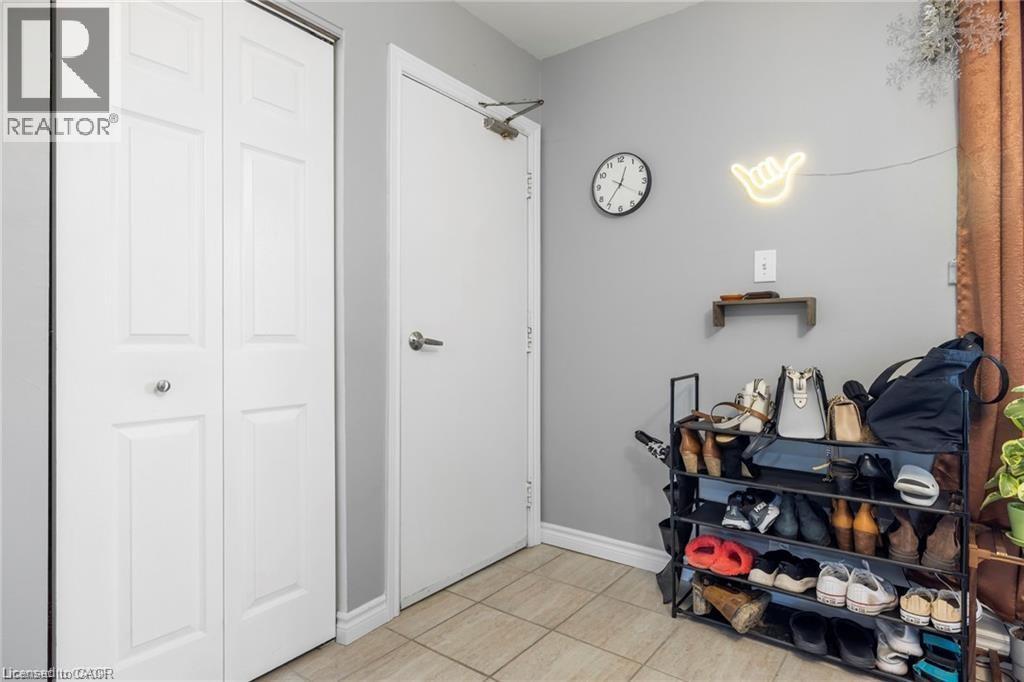 107 Horning Drive Unit# Upper Property Photo 4