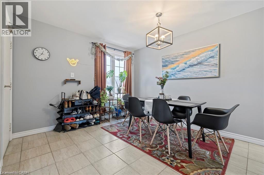 107 Horning Drive Unit# Upper Property Photo 5