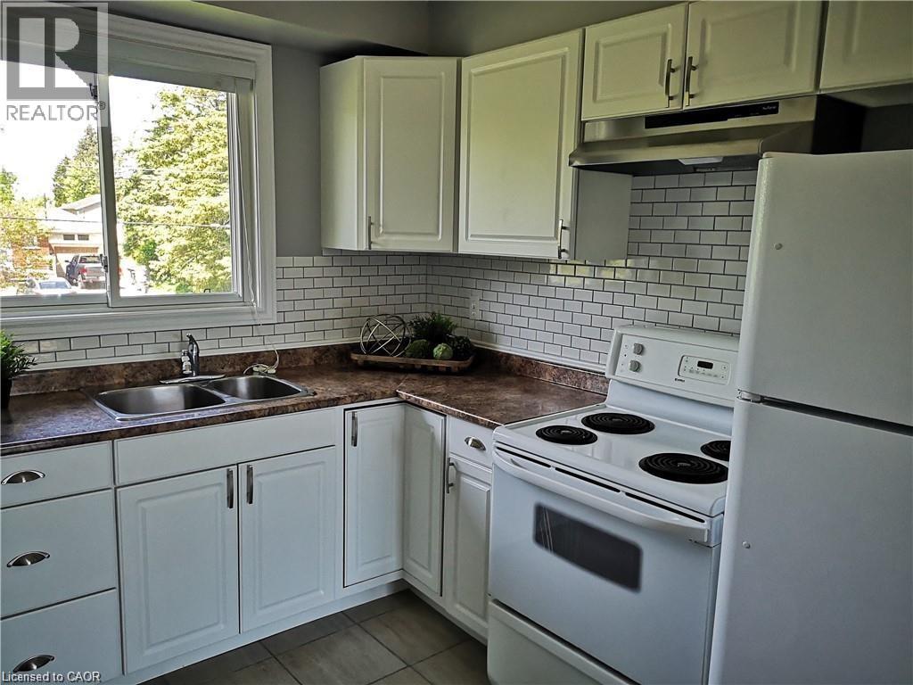 107 Horning Drive Unit# Upper Property Photo 8