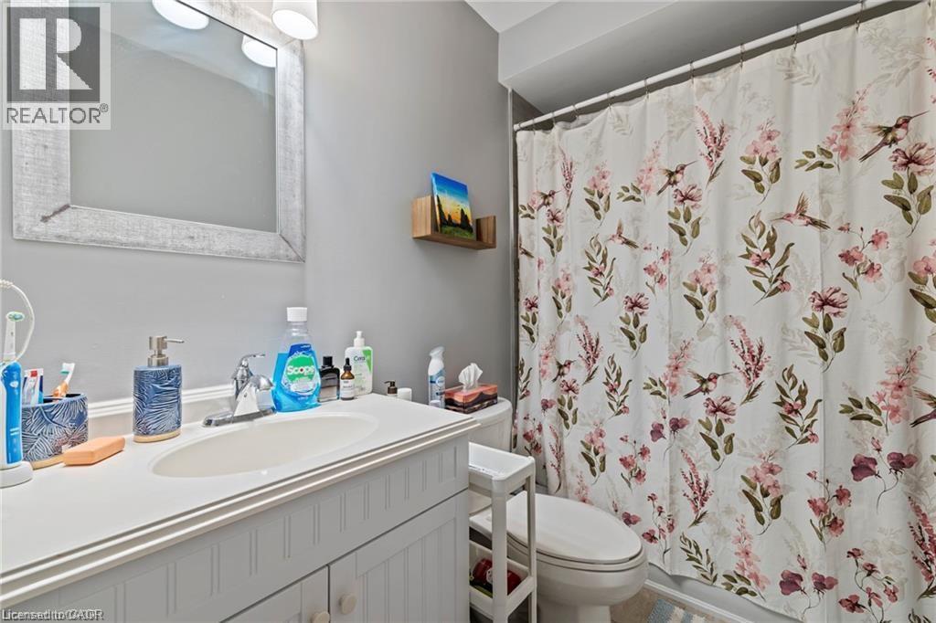 107 Horning Drive Unit# Upper Property Photo 14