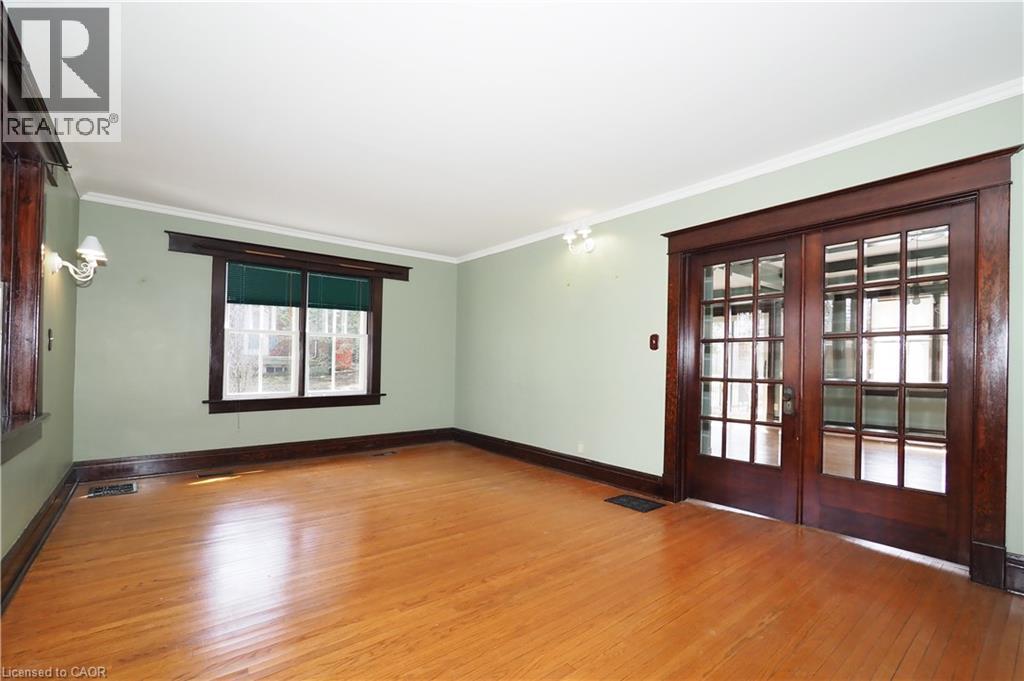 33 Main Street E Property Photo 12