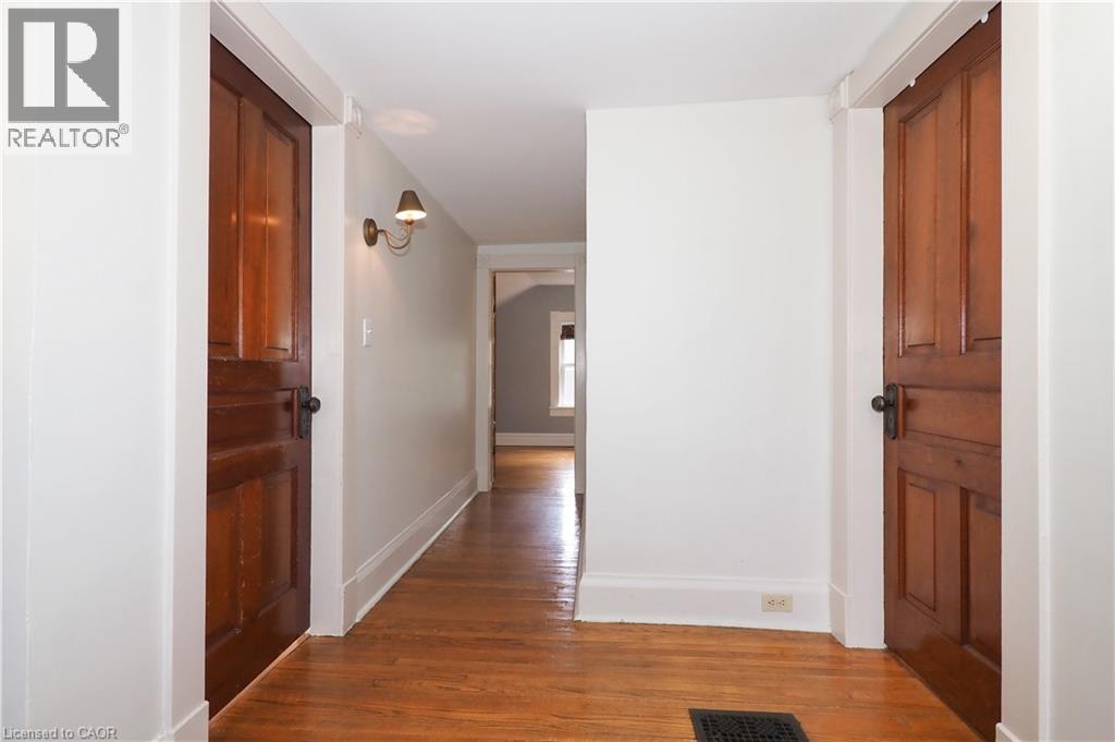 33 Main Street E Property Photo 22