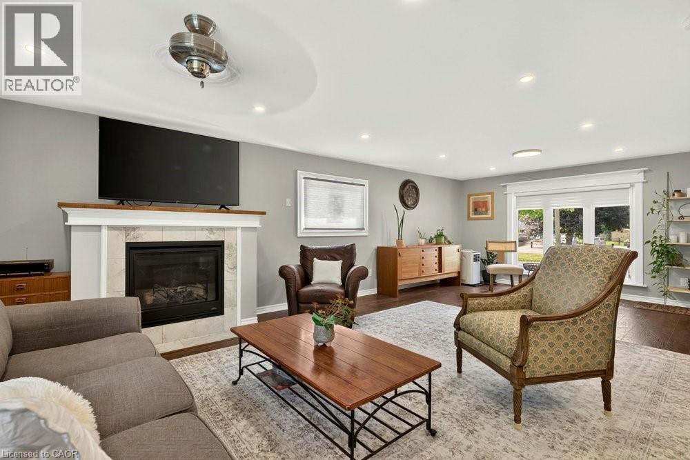 2147 Governor's Road Property Photo 4