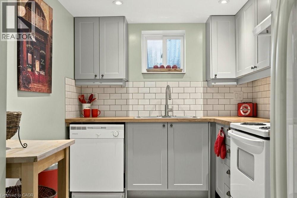 2147 Governor's Road Property Photo 27