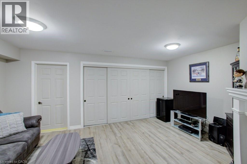 464 Beechwood Place Unit# 3 Property Photo 23