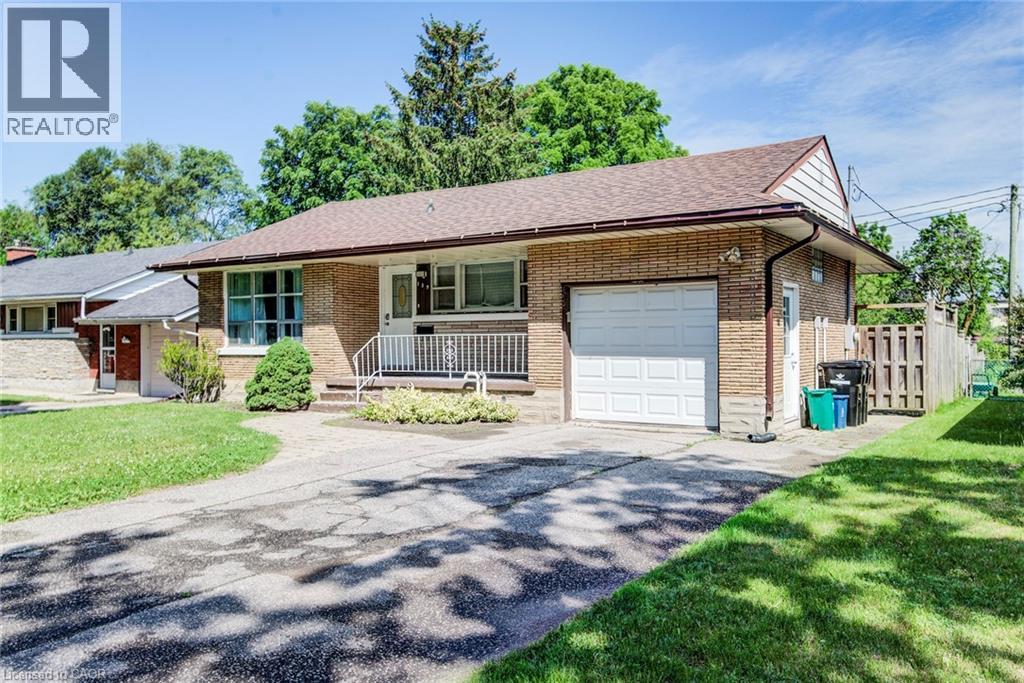 139 Elgin Crescent Property Photo 3