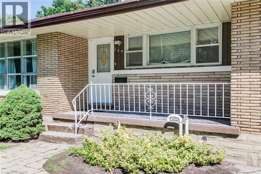 139 Elgin Crescent Property Photo 5